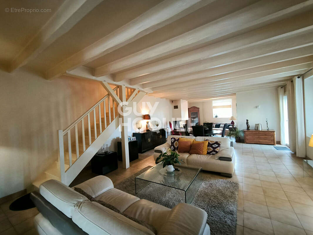 Maison à SAINT-GUINOUX