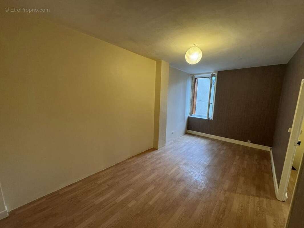 Maison à SAINT-ETIENNE-DE-FURSAC