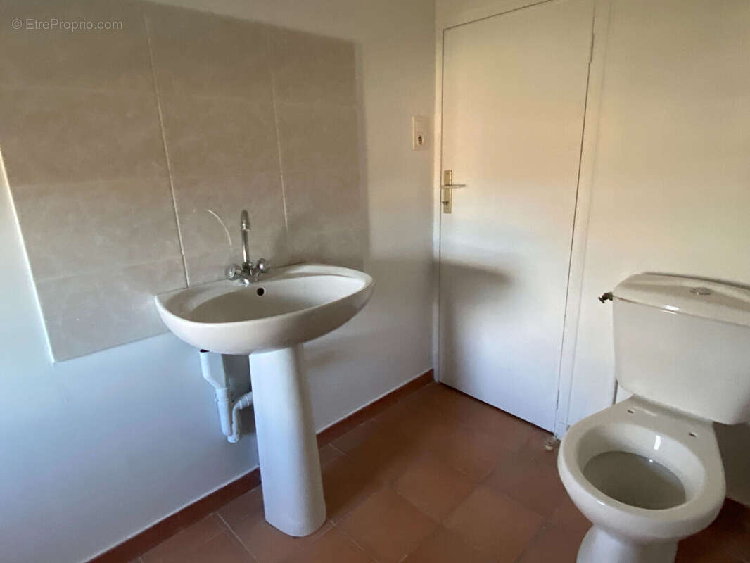 Maison avec terrain cloture - photo 8