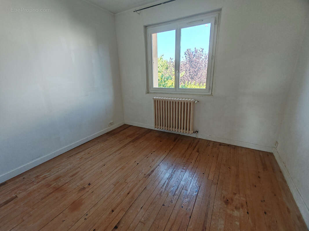 Toulouse Saint-Simon - Dans copropriété de deux biens, T5 avec terrasse et parking - photo 8
