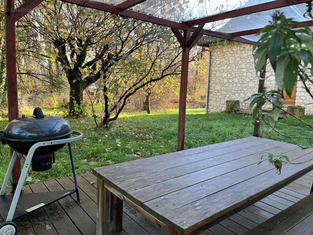 coin barbecue avec vue sur l'étang - Maison à ISSIGEAC