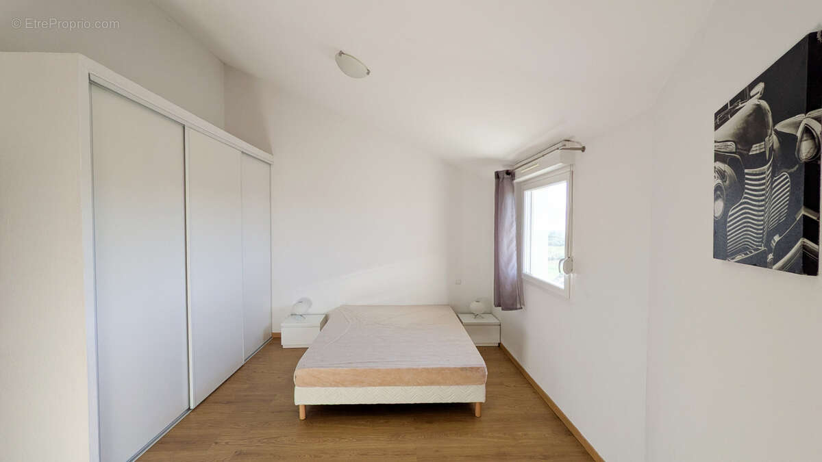 Appartement à SIGNES