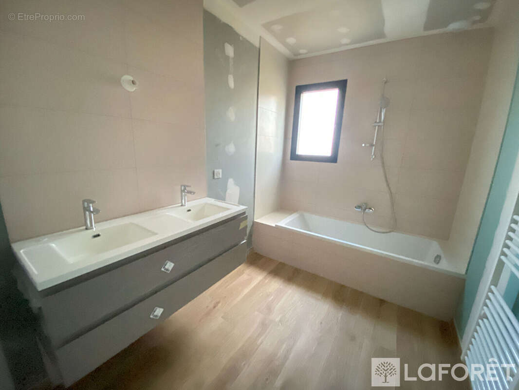 Maison à SAINT-JEAN-D&#039;ILLAC