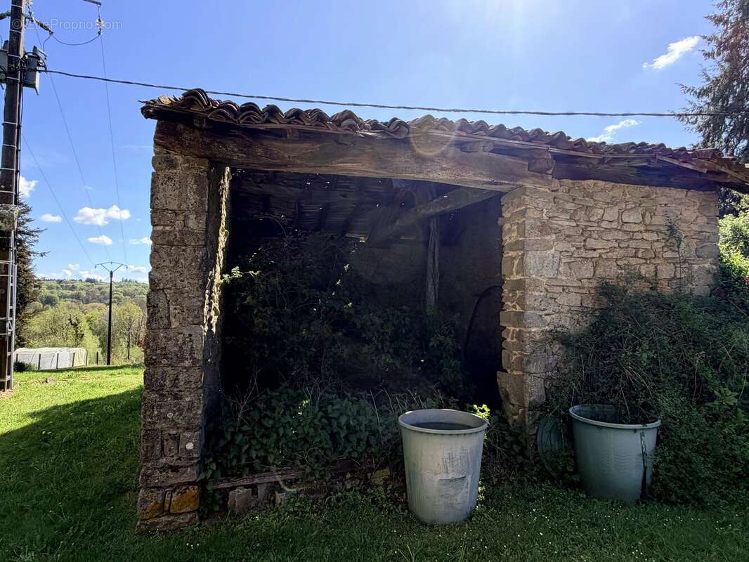 Maison à COMPREIGNAC
