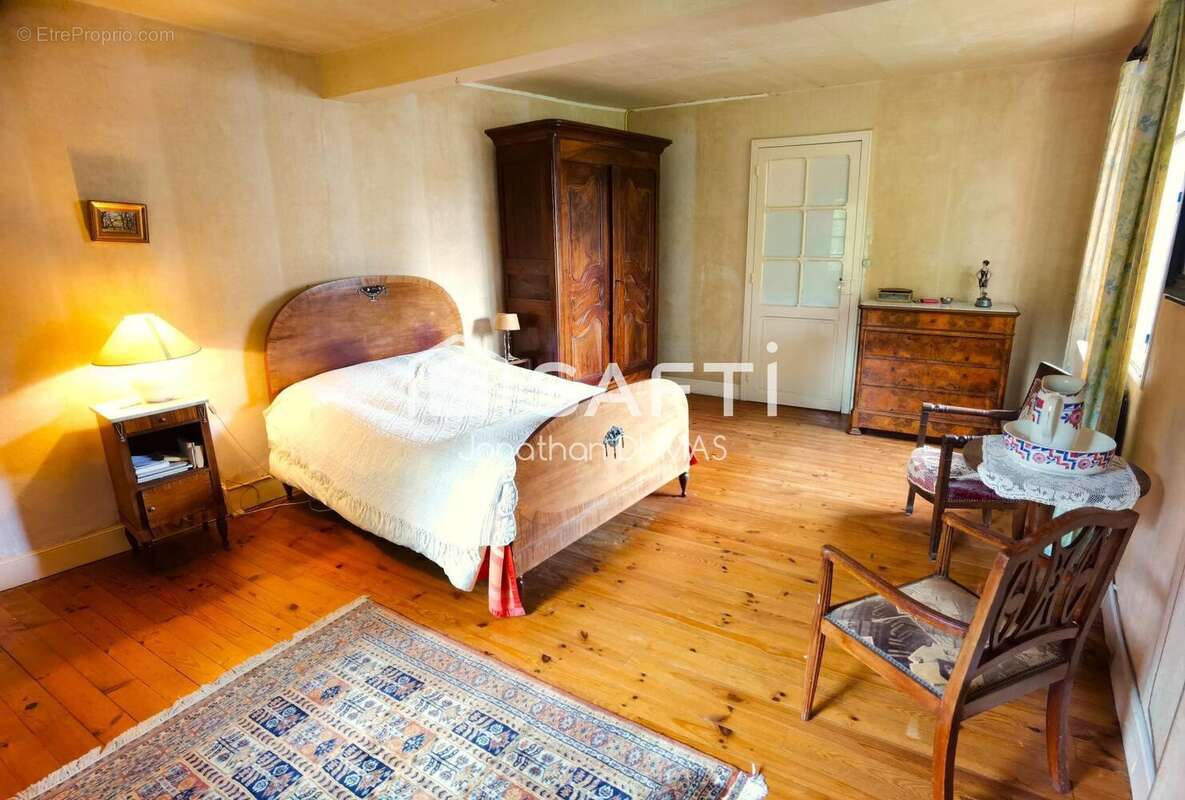 Maison 283 m² à Rieucros  - photo 8