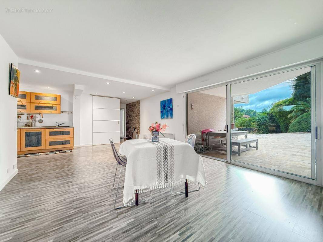 Appartement à VENCE