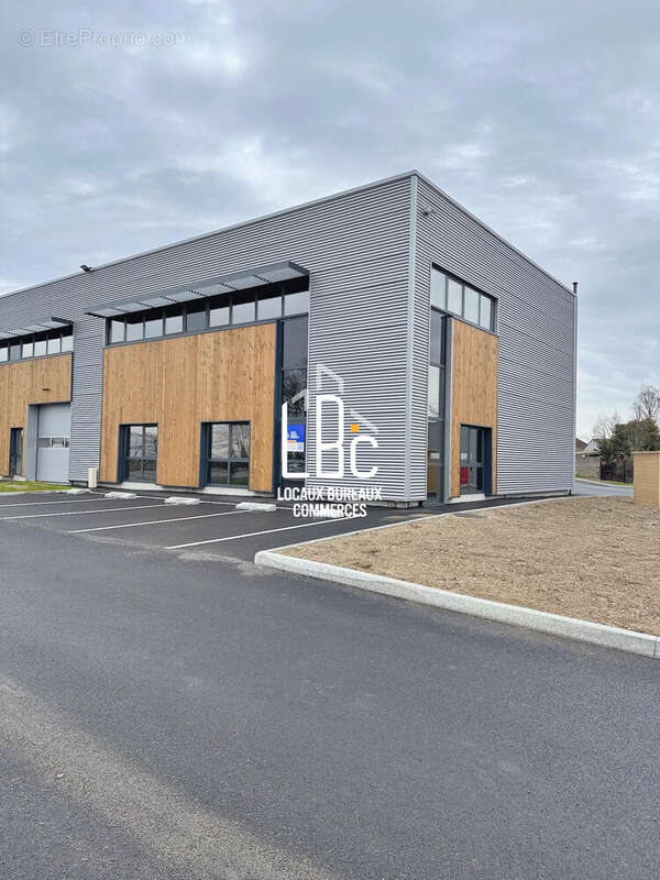 Commerce à BASSE-GOULAINE