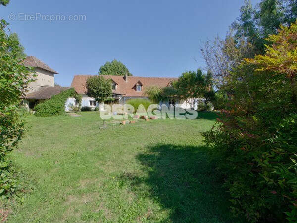 Longere du 18o 5 chambres piscine parc  clos 14 000 m2 - photo 21