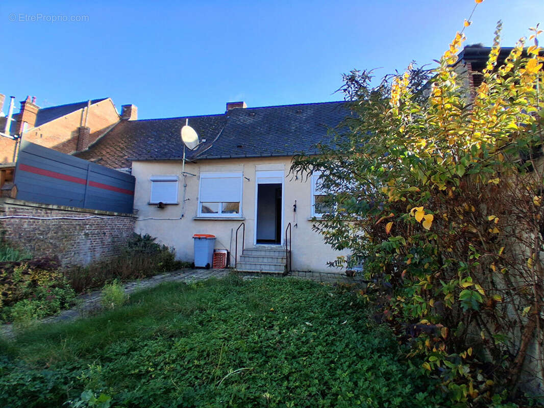 Maison à ETREAUPONT