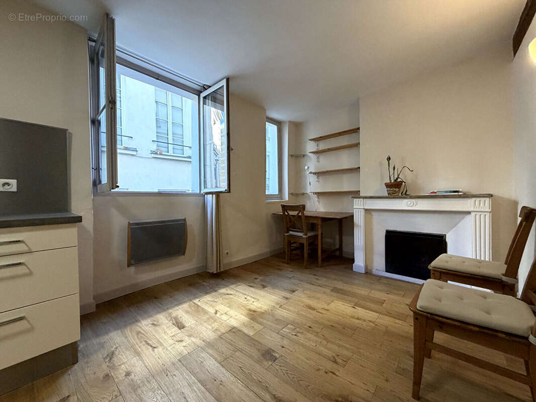 Appartement à paris 3e arrondissement - photo 2