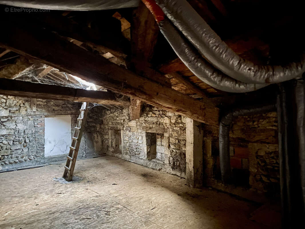 Maison à CHANTEMERLE-LES-BLES