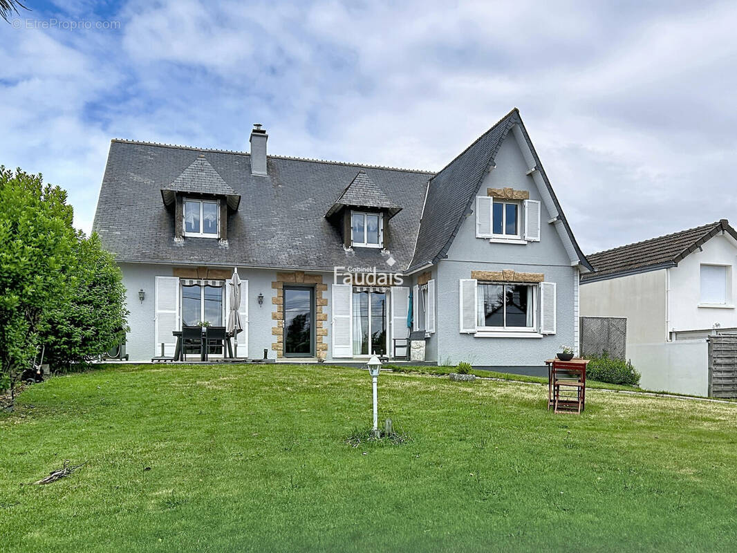 Maison à GOUVILLE-SUR-MER