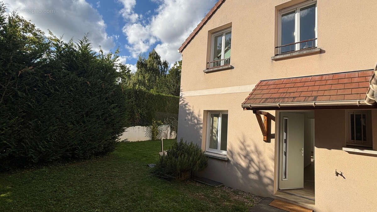 Maison à L&#039;ETANG-LA-VILLE