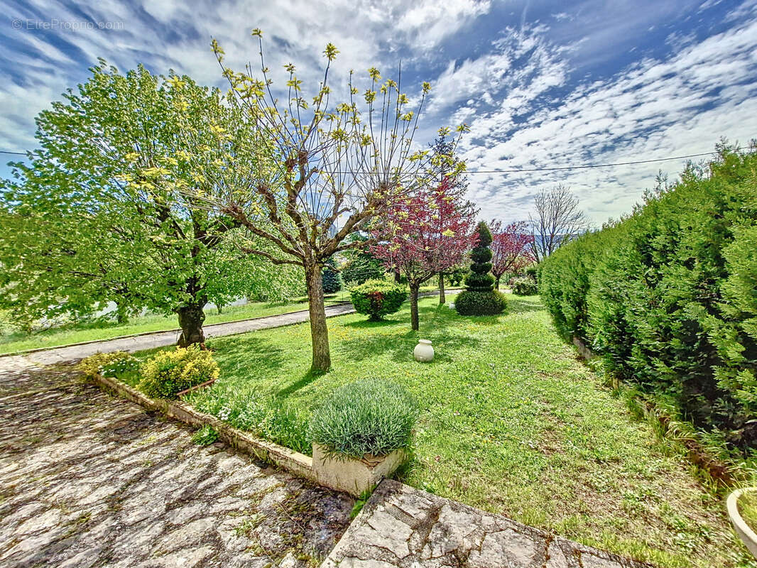 Maison type 4 de 105 m2 sur son terrain de 1664 m2 - photo 2