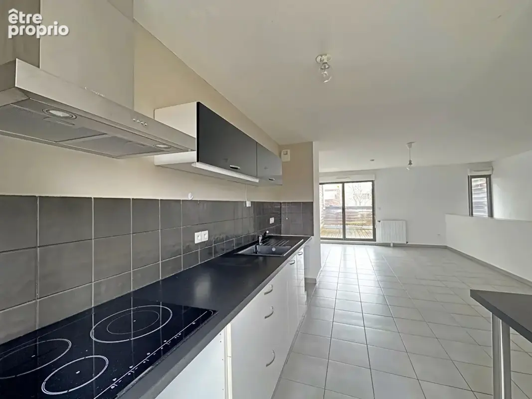 Special invest -cornebarrieu - t3 avec terrasse et places de parking, vendu loue - photo 4