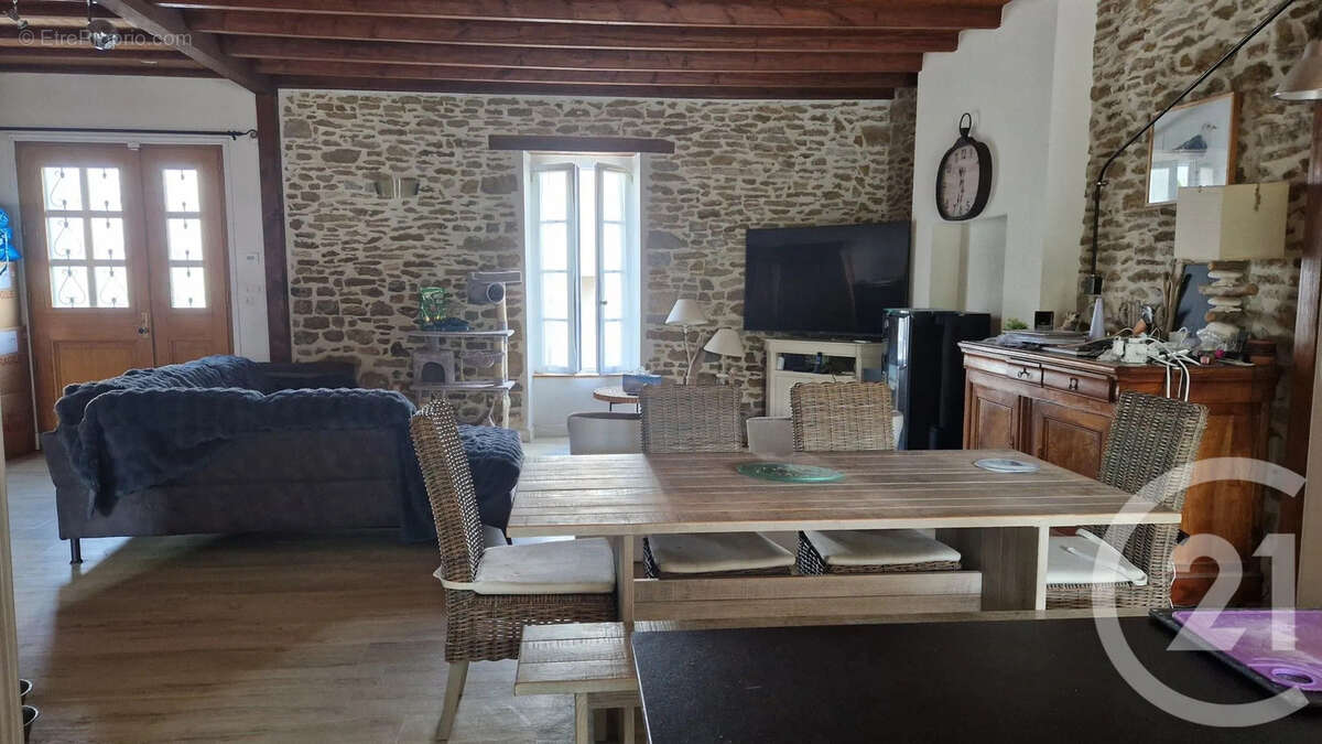 Maison à TALMONT-SAINT-HILAIRE