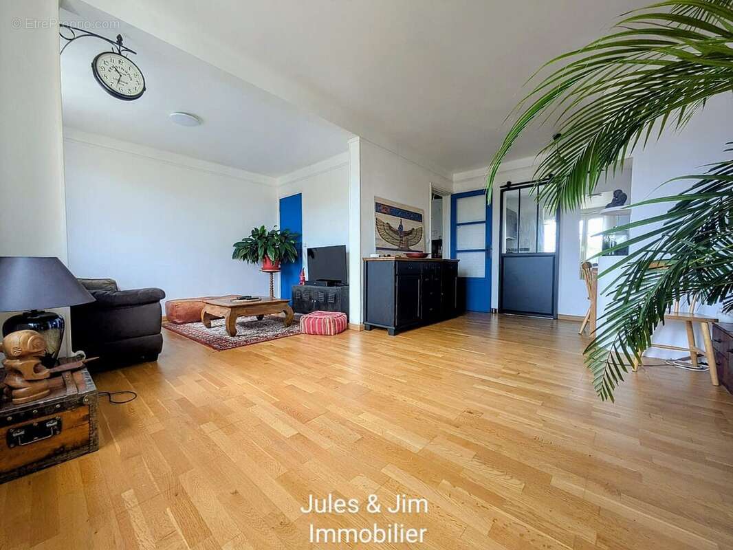 Appartement à MARSEILLE-9E