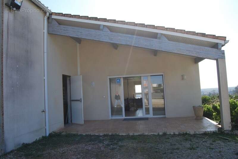 Commerce à FONTCLAIREAU