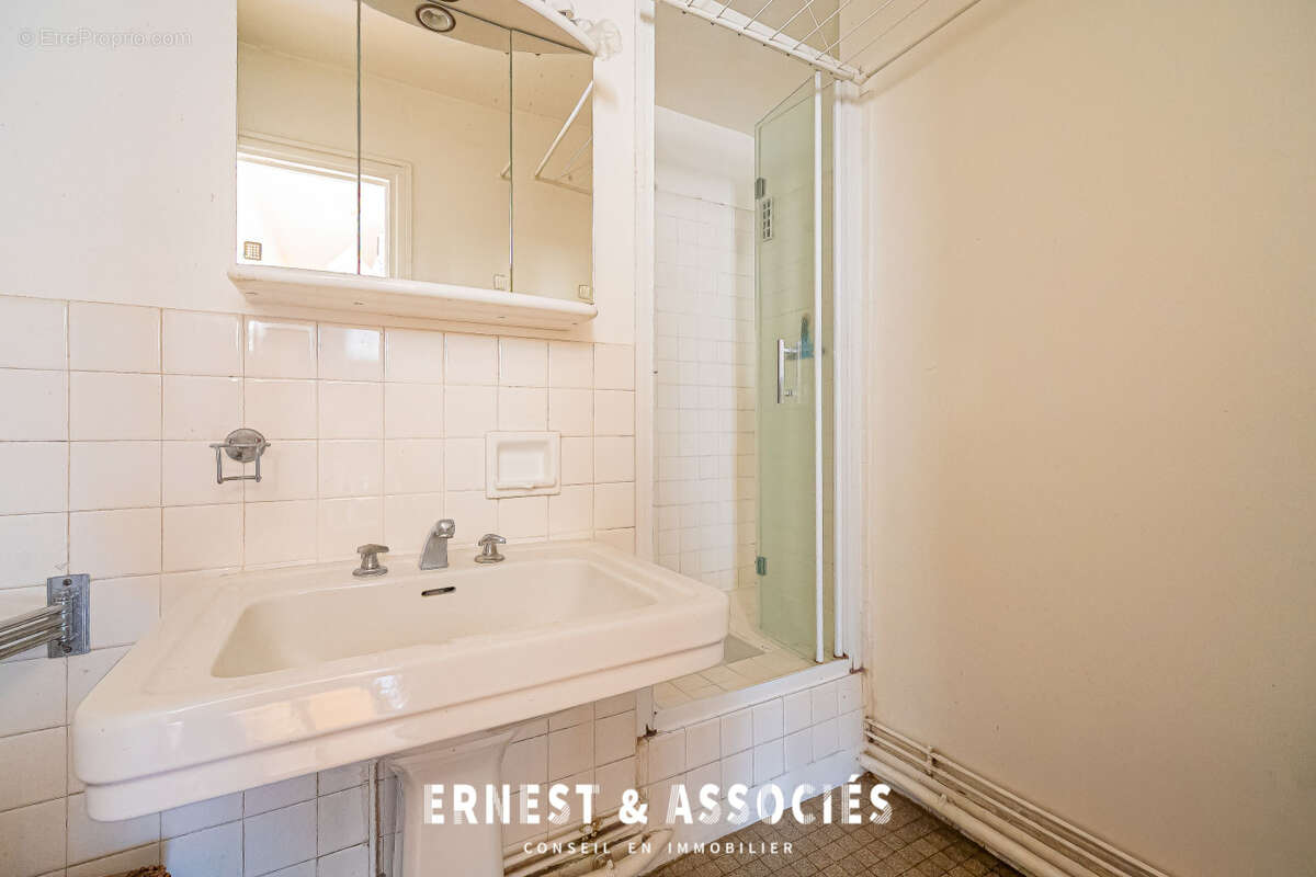 Appartement à PARIS-10E
