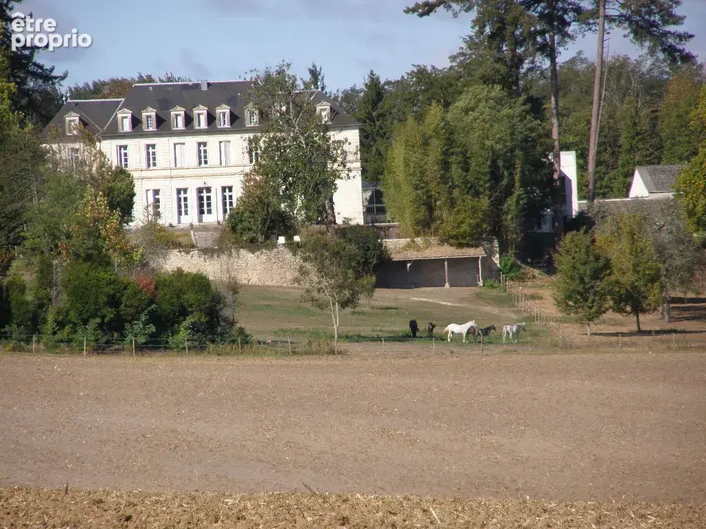 Maison 70 pièces 4088 m² · à Angouleme · 4 088 m² · 1 890 000 €