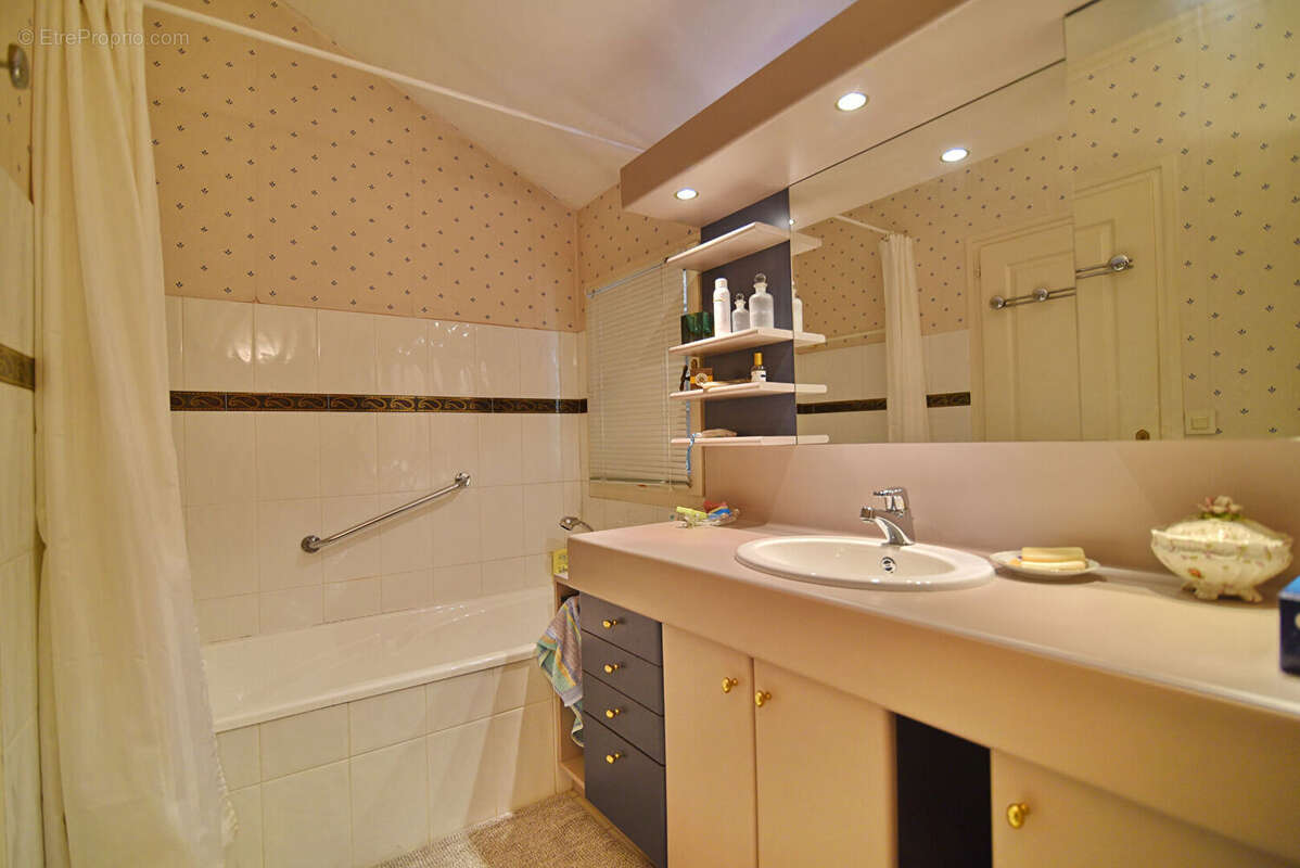 Maison à MONTBONNOT-SAINT-MARTIN