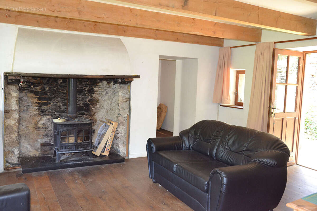 Courniou dans hameau Maison de 84 m2 avec terrasse et  terrains - photo 4