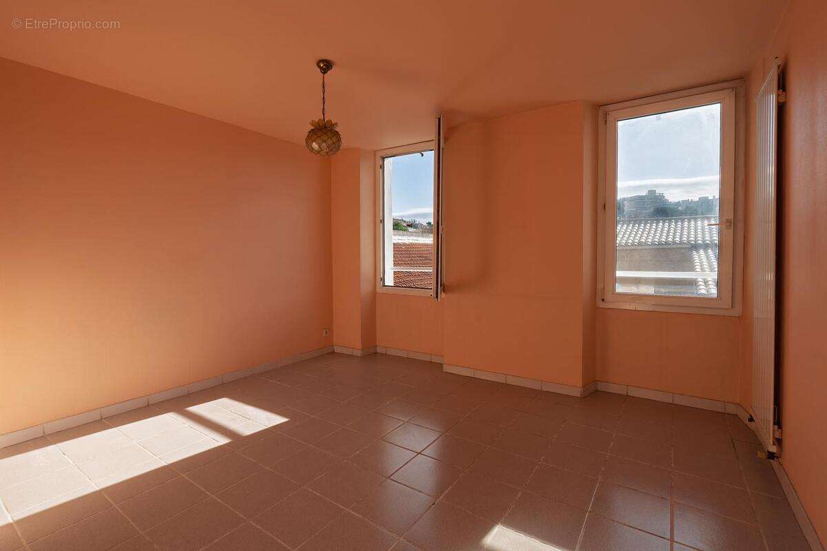Appartement à MARSEILLE-7E