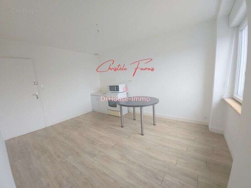 Appartement à LOUVIGNE-DU-DESERT