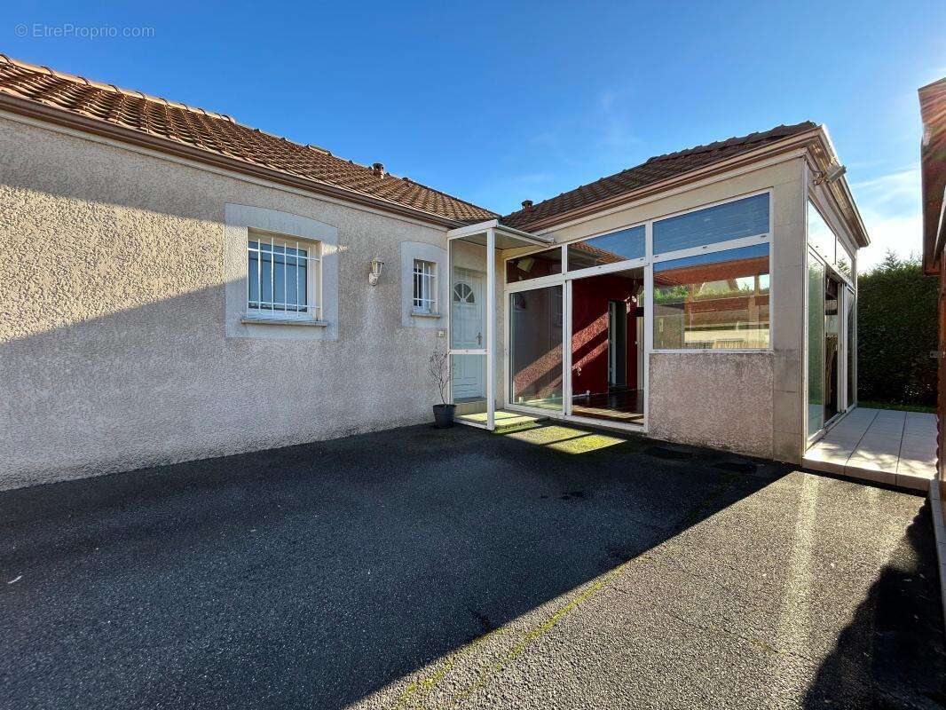 Maison à SERRES-CASTET