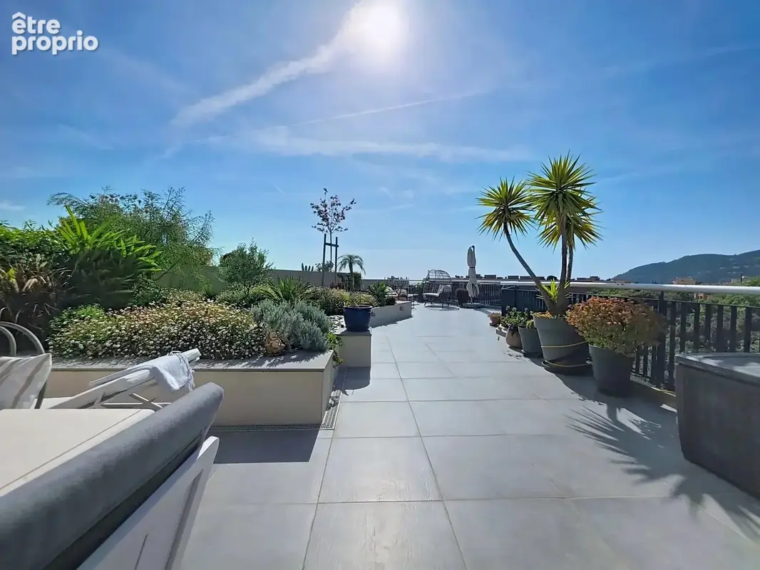 EXCEPTIONNEL : PENTHOUSE 110 m² avec 175 m² m² de terrasses - Vue mer - Double garage - photo 13