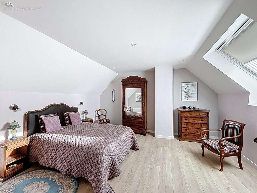 Maison à LA CHAUSSEE-SAINT-VICTOR