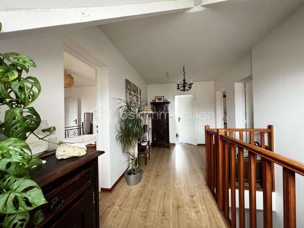 Maison à MAGNY-LE-HONGRE