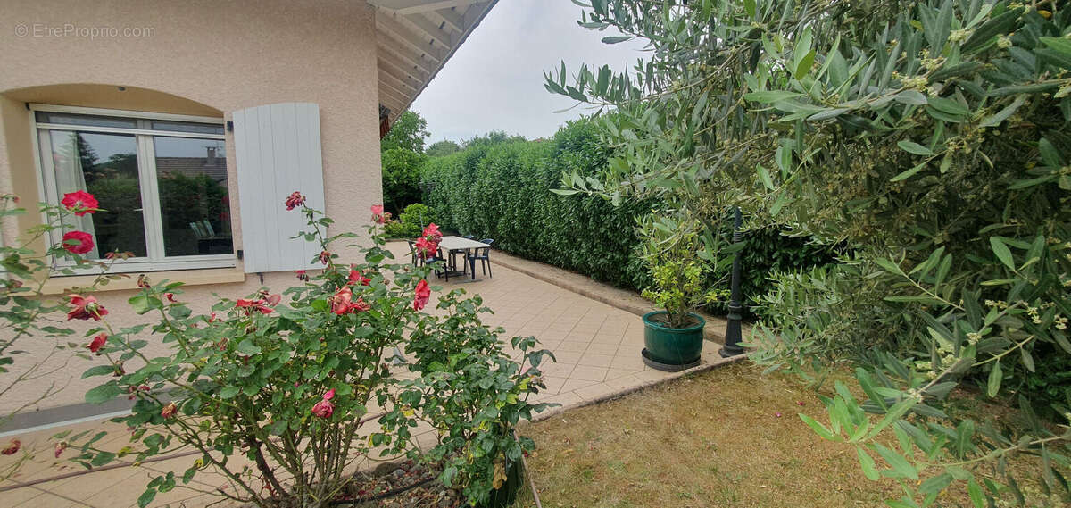 Maison à VETRAZ-MONTHOUX