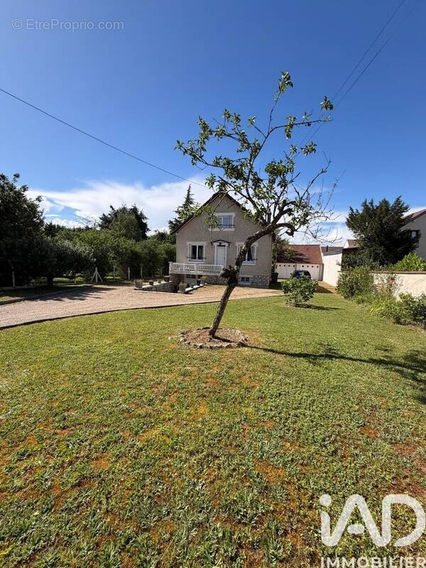 Photo 1 - Maison à URY
