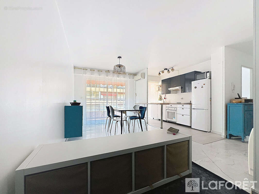 Appartement à ROQUEBRUNE-CAP-MARTIN