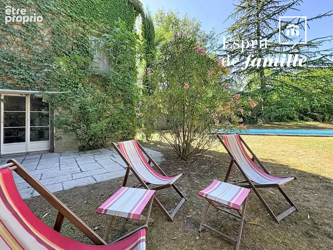 Ecully, demeure de charme 400m2 - photo 3
