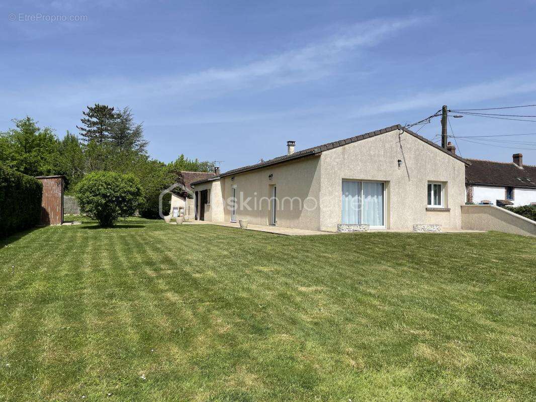 Maison à SOMMECAISE