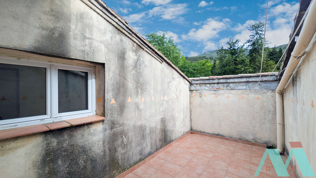 Appartement à SIGNES