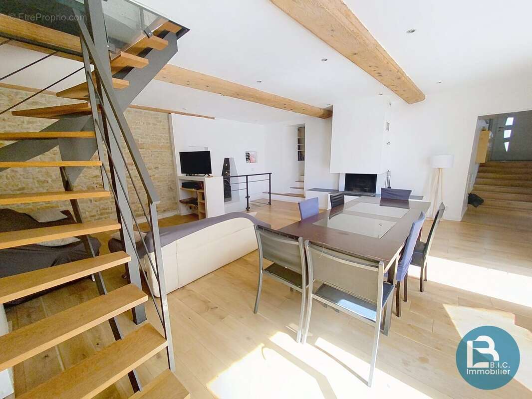 Appartement à SAINT-CYR-AU-MONT-D'OR
