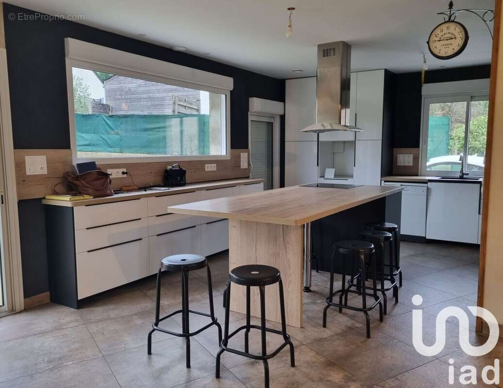 Photo 2 - Maison à LA CHAPELLE-SAINT-LAUD