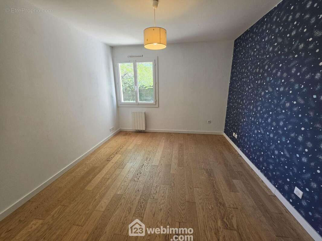 L'espace nuit se compose de 3 chambres - Maison à LE TAILLAN-MEDOC