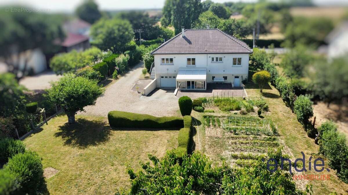Maison à SEVRES-ANXAUMONT