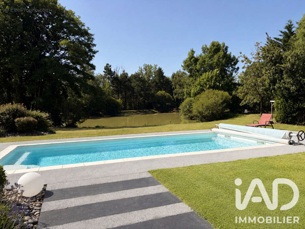 Maison 145 m² à Grosbreuil  - photo 4