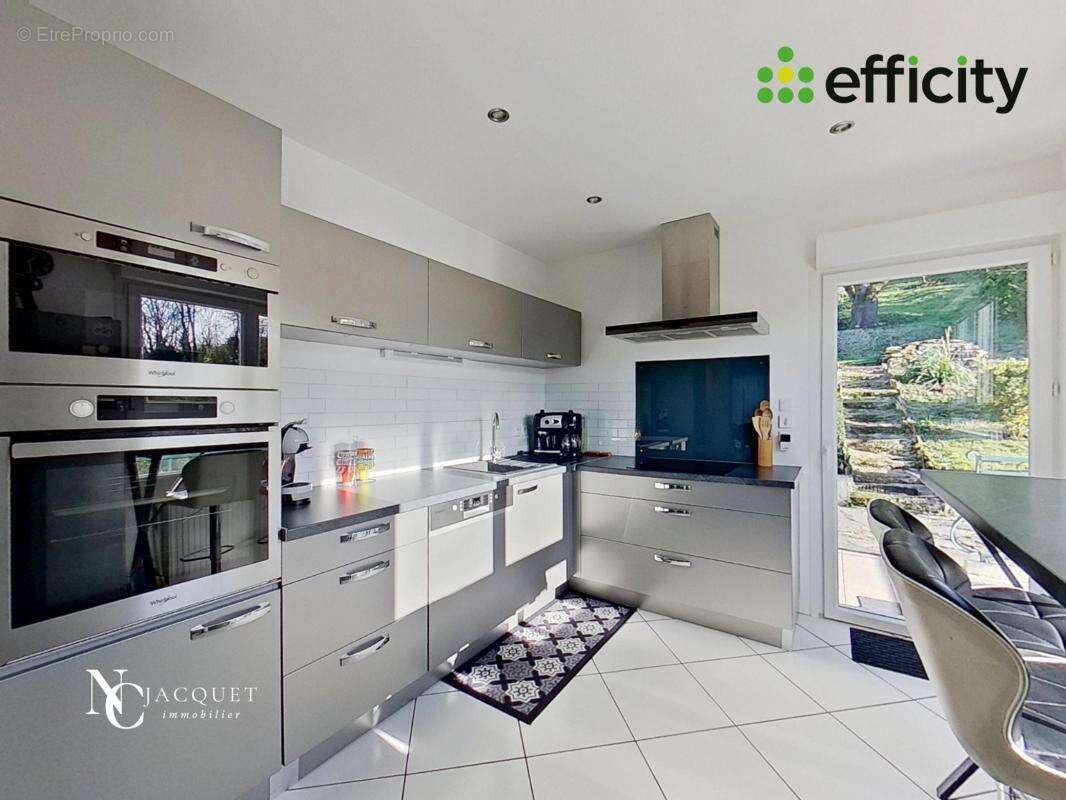 Maison à CHASSE-SUR-RHONE