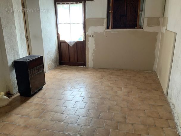 Maison à NEONS-SUR-CREUSE