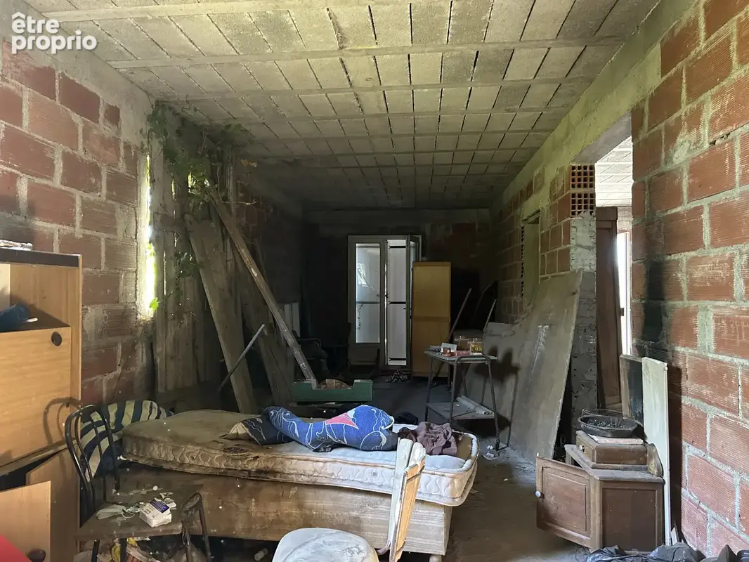 À CHÂTEAUBERNARD, à proximité immédiate d'Auchan   un projet immobilier aux multiples possibilités ! - photo 11
