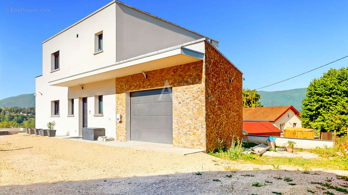 Maison Lépin le lac 8 pièce(s) 220 m2 - photo 17