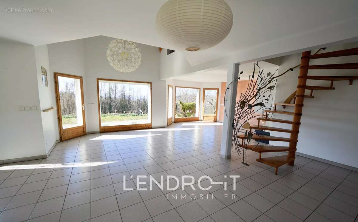 Maison à LES OLLIERES