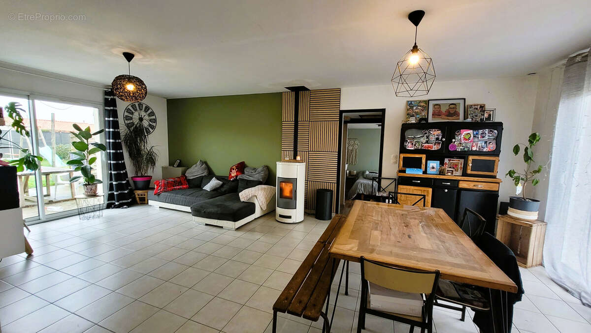 Maison à LA CHAPELLE-ROUSSELIN