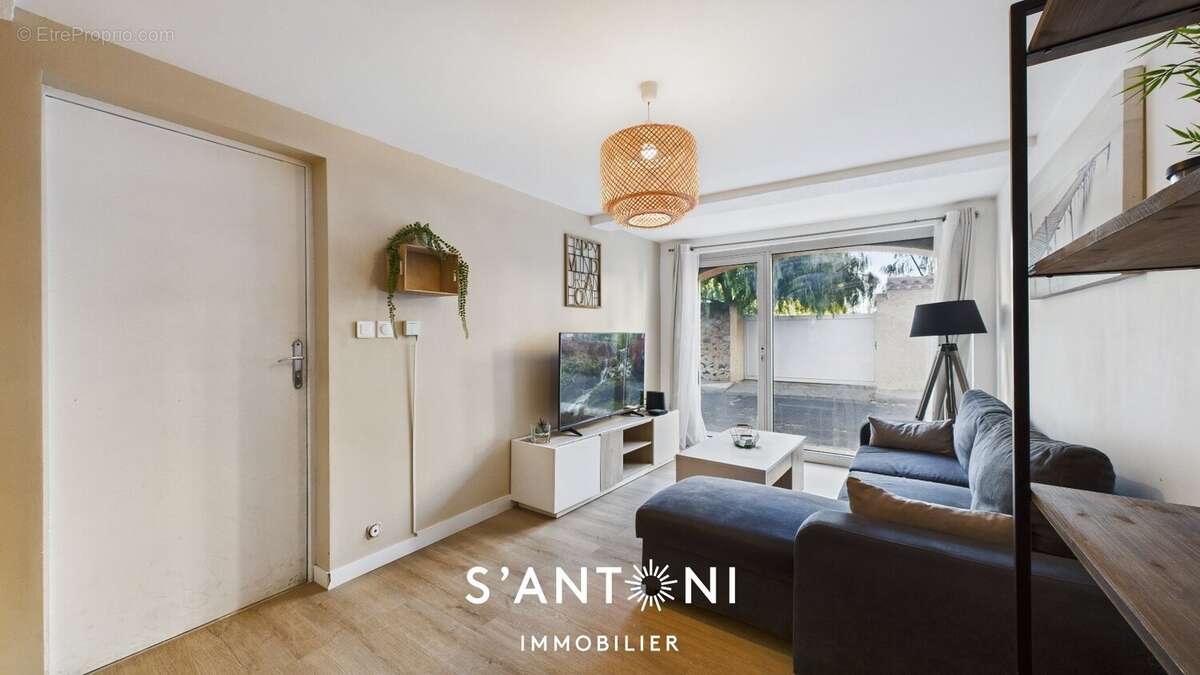 Appartement à BESSAN